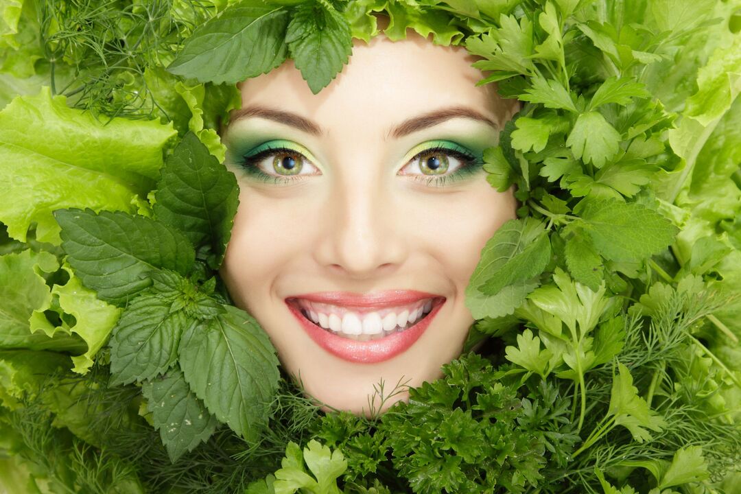 Используйте полезные травы для молодой, здоровой и красивой кожи лица